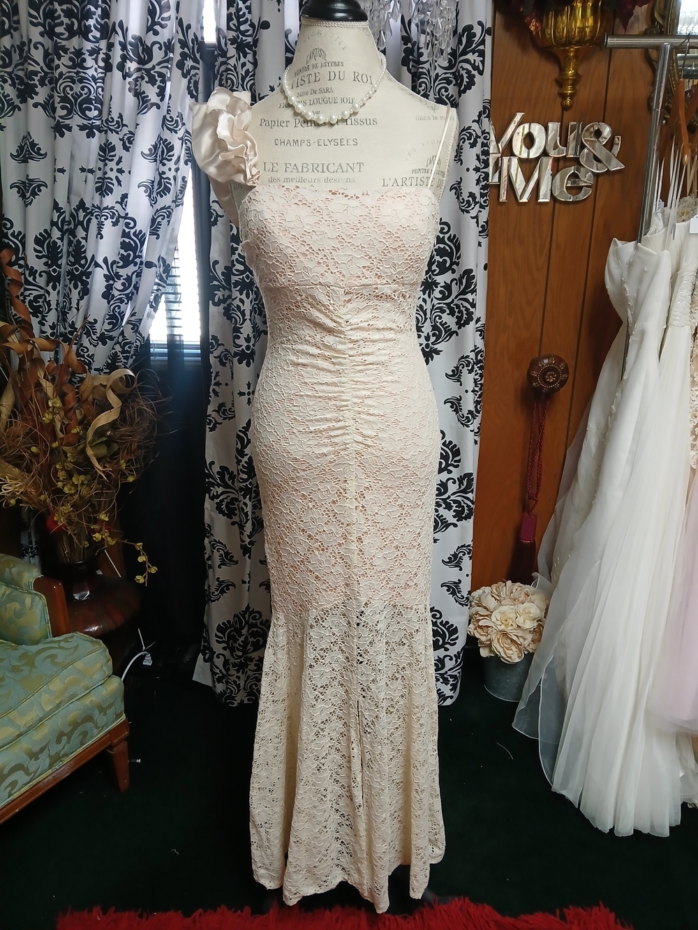 Jump Cream Lace Mermaid Evening Gown with Floral Shoulder